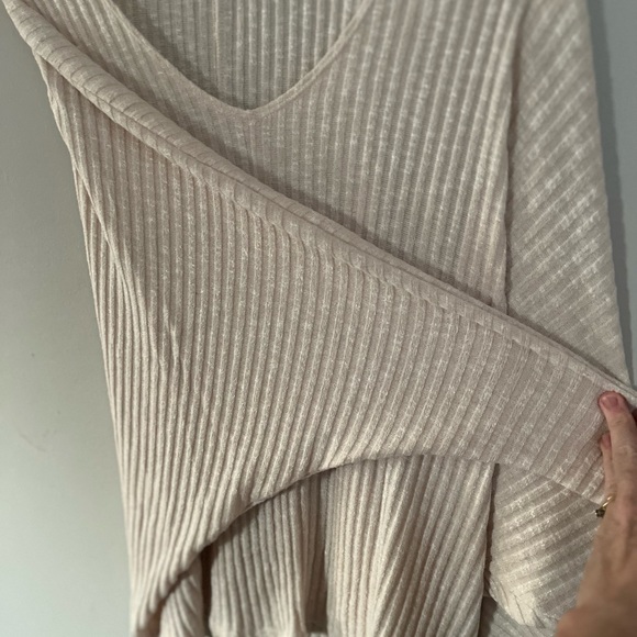 Urban Outfitters Sweater -Small - Picture 5 of 6